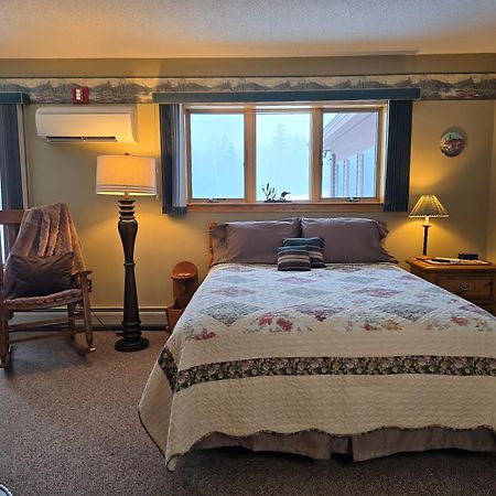 First Settlers Lodge Weston 외부 사진