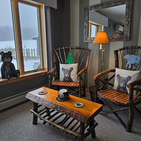 First Settlers Lodge Weston 외부 사진